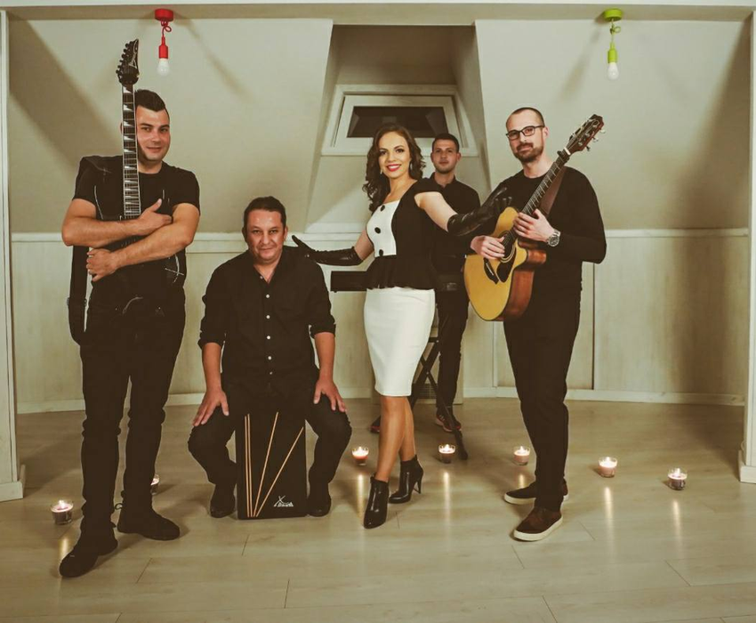 Raluca Blejuşcă, ex-Angels, apariție surprinzătoare la TV! Și-a adus cei 5 copii într-un platou de televiziune