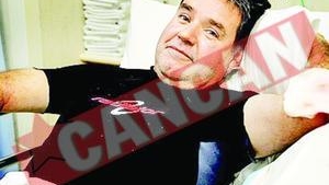 Au scapat din coltii rechinilor