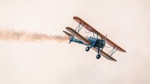 Miracolele există! Doi îndrăgostiți, în două avioane separate, au supraviețuit, după ce aparatele de zbor s-au prăbușit, în același timp