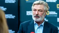 Experții FBI: Alec Baldwin a apăsat pe trăgaciul armei care a ucis-o pe Halyna Hutchins. Pușca nu s-ar fi putut descărcat singură