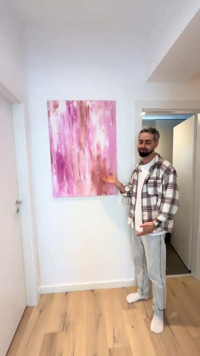 Cum arată apartamentul Alexandrei și al lui Radu Bucălae. Ce aparat au ales să ‘ascundă’ în mobila din bucătărie, deși îl folosesc zilnic