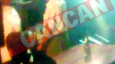 Uite-l pe popa cum chefuieste cu lautarii!