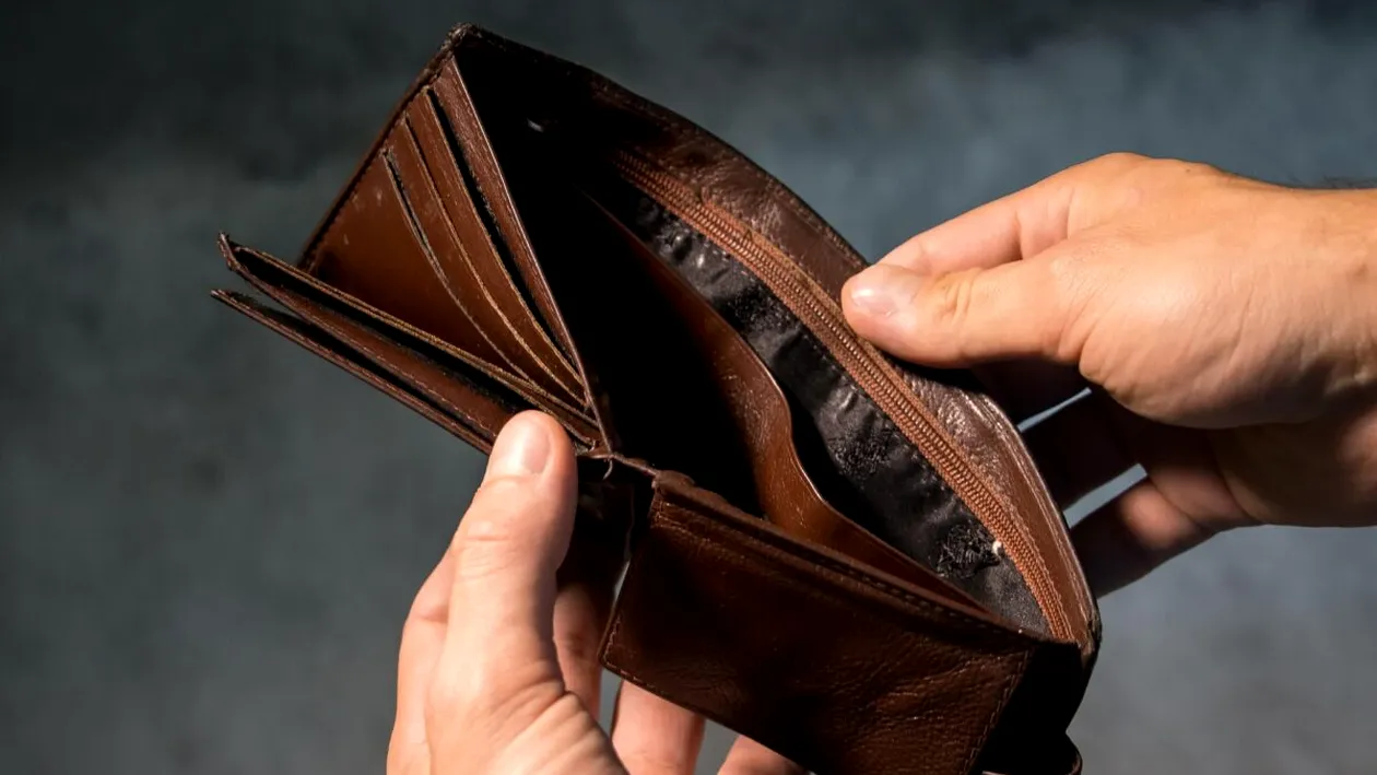 Românii care vor scoate mai mulți bani din buzunare de la 1 aprilie 2026. Care este motivul