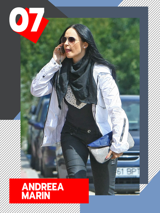 Gina Pistol, Daniela Crudu și Andreea Marin, în ipostaze ”delicioase”! TOP 50 sexy vedete care nu au mai rezistat în plină stradă!