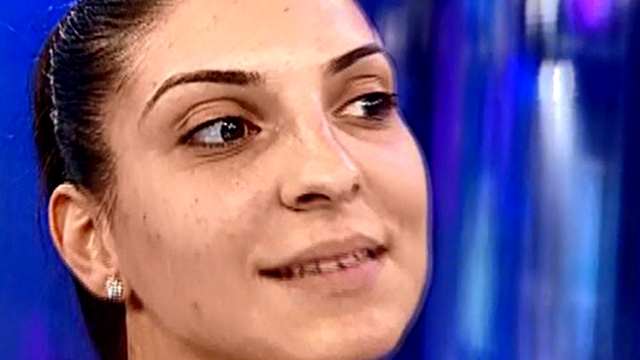 Mai HORROR de atat nu se poate! Andreea Tonciu, pentru prima data fara machiaj intr-o emisiune. E plina de cosuri si bube!