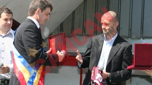 Chivu a dezvelit statuia tatalui sau