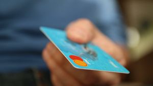 Vestea momentului pentru milioane de români! Banii vor intra direct pe card