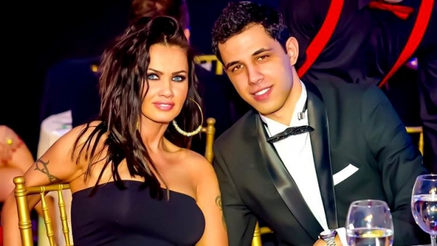 Alex Ashraf, gol-pușcă pe Instagram! Oana Zăvoranu a șters imediat postarea