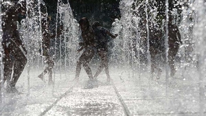METEO 3 AUGUST! Vremea se menţine caniculară în mai toată ţara! 