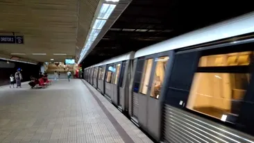 Panică într-o garnitură de metrou. Doi bărbați au început o altercație, unul a scos briceagul și... Cum s-a finalizat conflictul