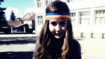 Va mai amintiti de Sabina, eleva cu tricolor? Adolescenta a renuntat la celebra bentita si s-a pozat doar in lenjerie intima