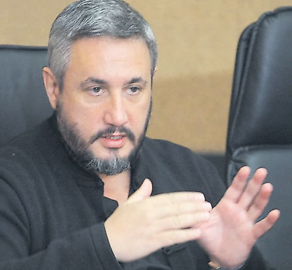 Bombă în showbiz! Joshua Castellano și iubita lui s-au despărțit după 7 ani de relație