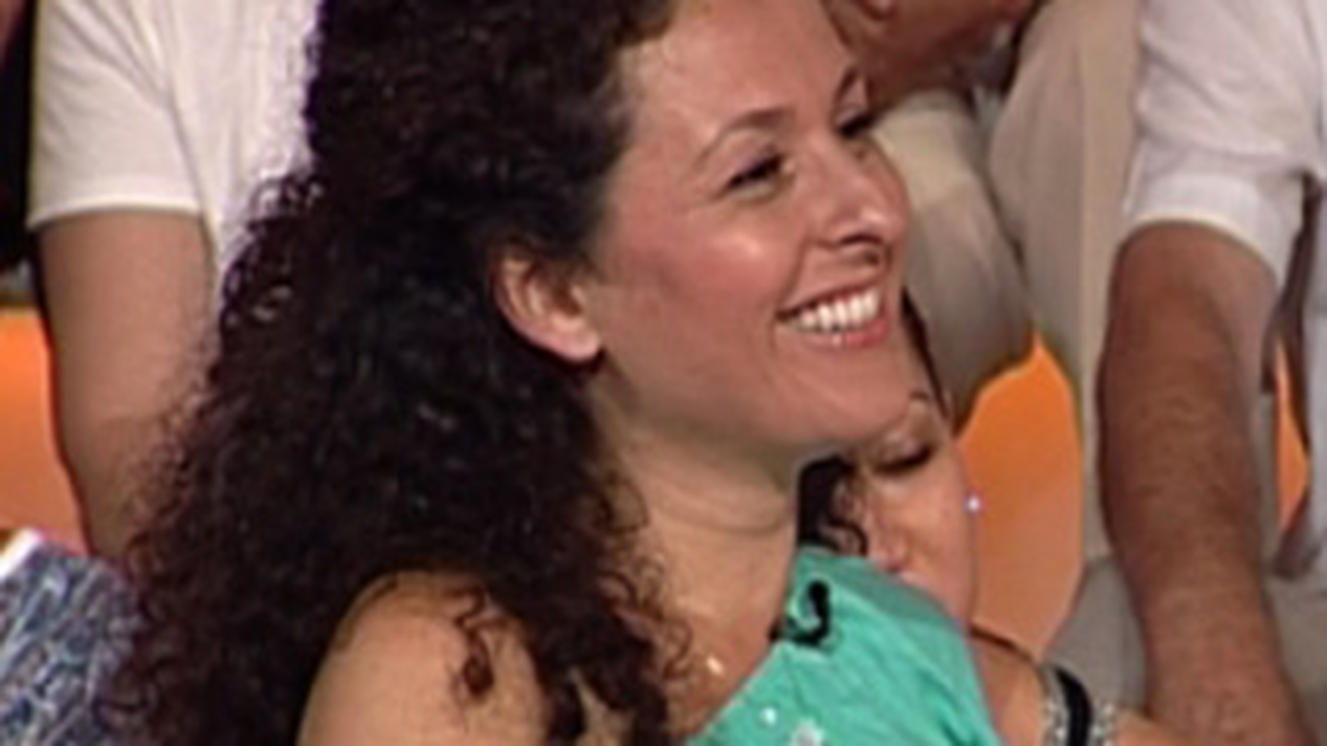 Actrita Adriana Titieni s-a apucat de fumat din cauza unui baiat! Vezi cum a incercat sa-l cucereasca!
