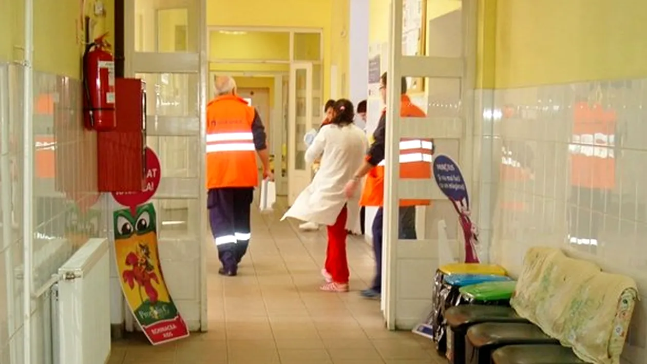 Caz șocant în Bacău! 24 de copii au ajuns la spital, după ce au mâncat de la un fast-food
