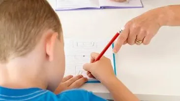 VIDEO O educatoare, catre un copil de gradinita: Te omor si te dau cu capul de pereti