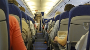 Un steward a declansat toboganul de evacuare al avionului pentru ca l-a enervat un pasager