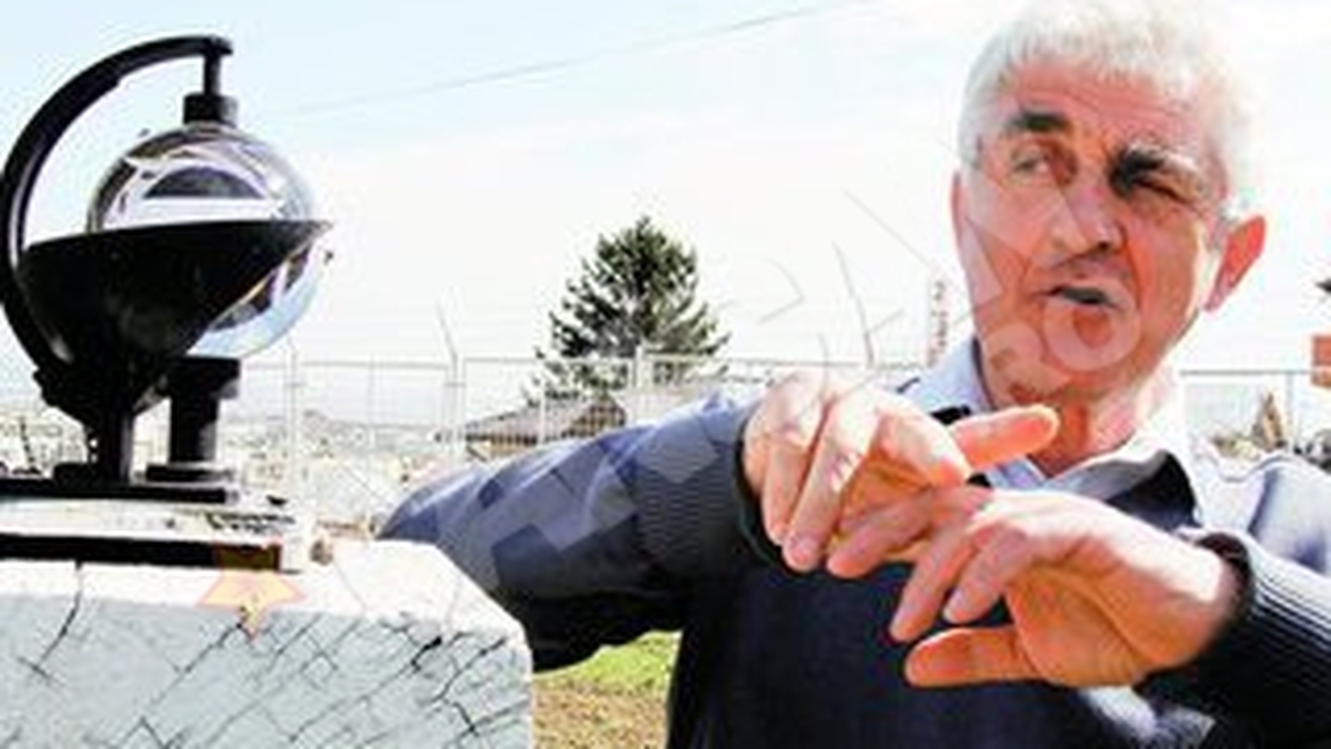Au furat globul de cristal pentru a trece examenele