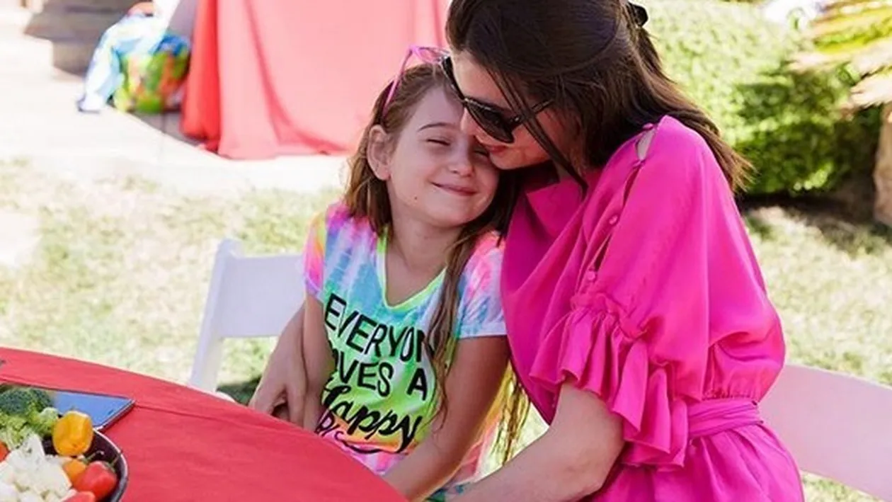 Irina Columbeanu s-a fotografiat goală în cadă! Fata a pus imaginea pe internet