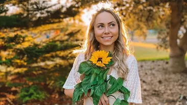 Femeia care s-a căsătorit cu…ea însăși! Nunta a fost organizată ca la carte. „Cea mai importantă relație pe care o avem este cu noi înșine”