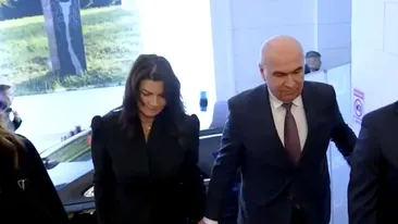 Concubina lui Ilie Bolojan, apariție impecabilă la Viena. Cum s-a prezentat Ioana, de mână cu premierul României