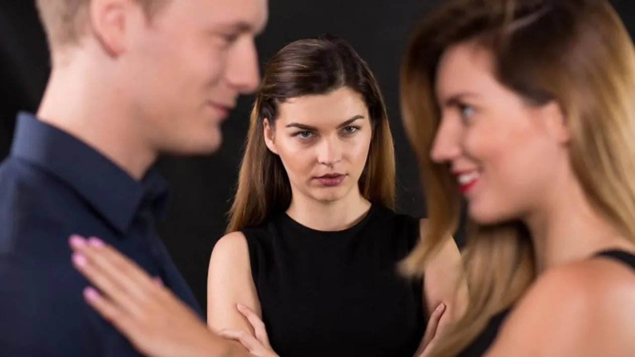 O româncă din Spania a fost condamnată la închisoare pentru că i-a încălcat intimitatea amantei soțului ei