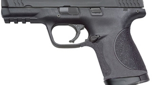 Patru persoane, ranite intr-un conflict in care au fost folosite un pistol, sabii si cutite