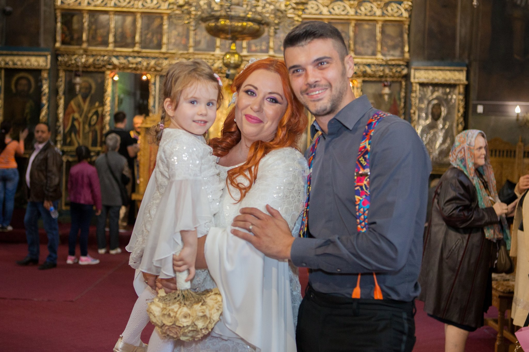 OANA ROMAN a îmbrăcat din nou rochia de mireasă! Primele imagini după ce şi-a reînnoit jurămintele cu MARIUS ELISEI
