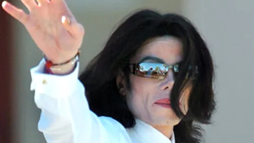 Fanii romani il omagiaza pe Michael Jackson in Parcul Herastrau din Capitala