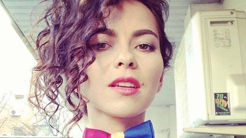 Face ce face si tot in compania fostului ajunge! Vezi ce cantareata inca il mai viziteaza pe barbatul cu care s-a iubit 10 ani!