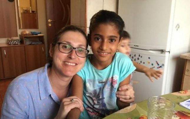 Primele declarații ale tatălui adoptiv al Sorinei, fetița luată cu mascații: „Când am văzut că e de etnie romă am zis: ‘Doamne, ce..'”