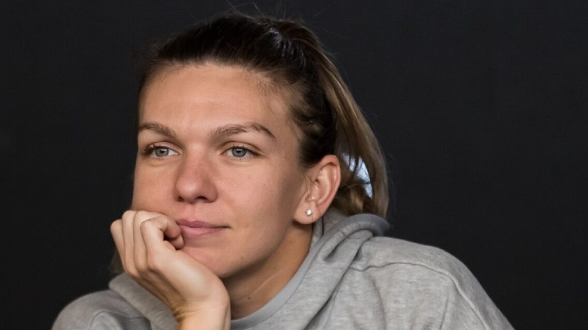 I-a dat cu flit Simonei Halep pentru Anastasia! Bărbatul care a însoțit-o pe româncă în Dubai s-a reorientat