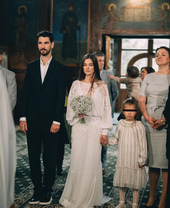 Ce a făcut Smaranda la nunta lui Theo Rose cu Anghel Damian, când s-a plictisit. Codin Maticiuc s-a amuzat copios