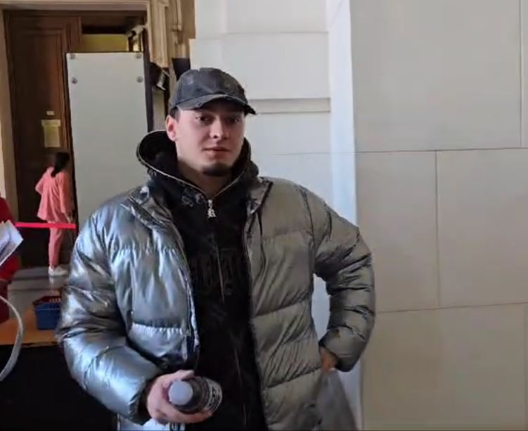 Tânărul a fost condamnat la patru ani și trei luni de închisoare pentru trafic de substanțe interzise