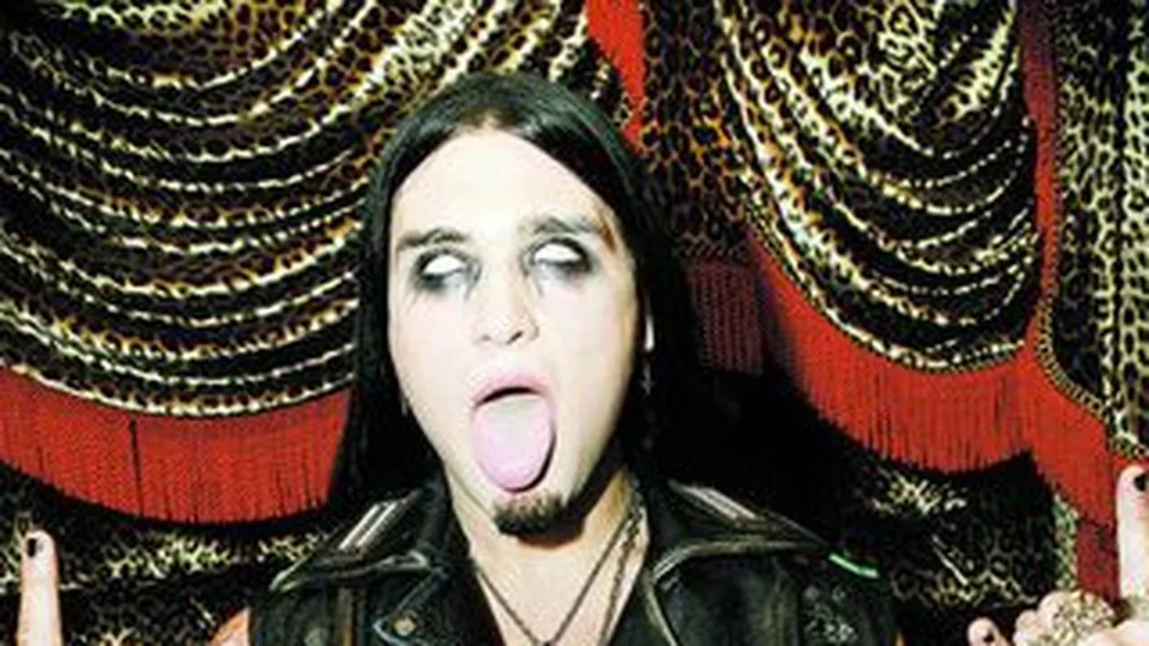 Baiatul lui Nicolas Cage, legat si dus la psihiatru