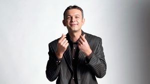 Cum a ajuns să arate Dragoș Stoica (ex-Mondenii), omul care-l imita perfect pe Gigi Becali. Actorul a ieșit din lumina reflectoarelor