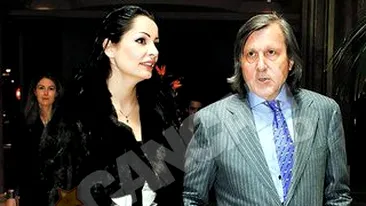 Brigitte si Ilie Nastase i-au lasat pe cei mici cu bonele! Si-au trimis copiii impreuna la mare!