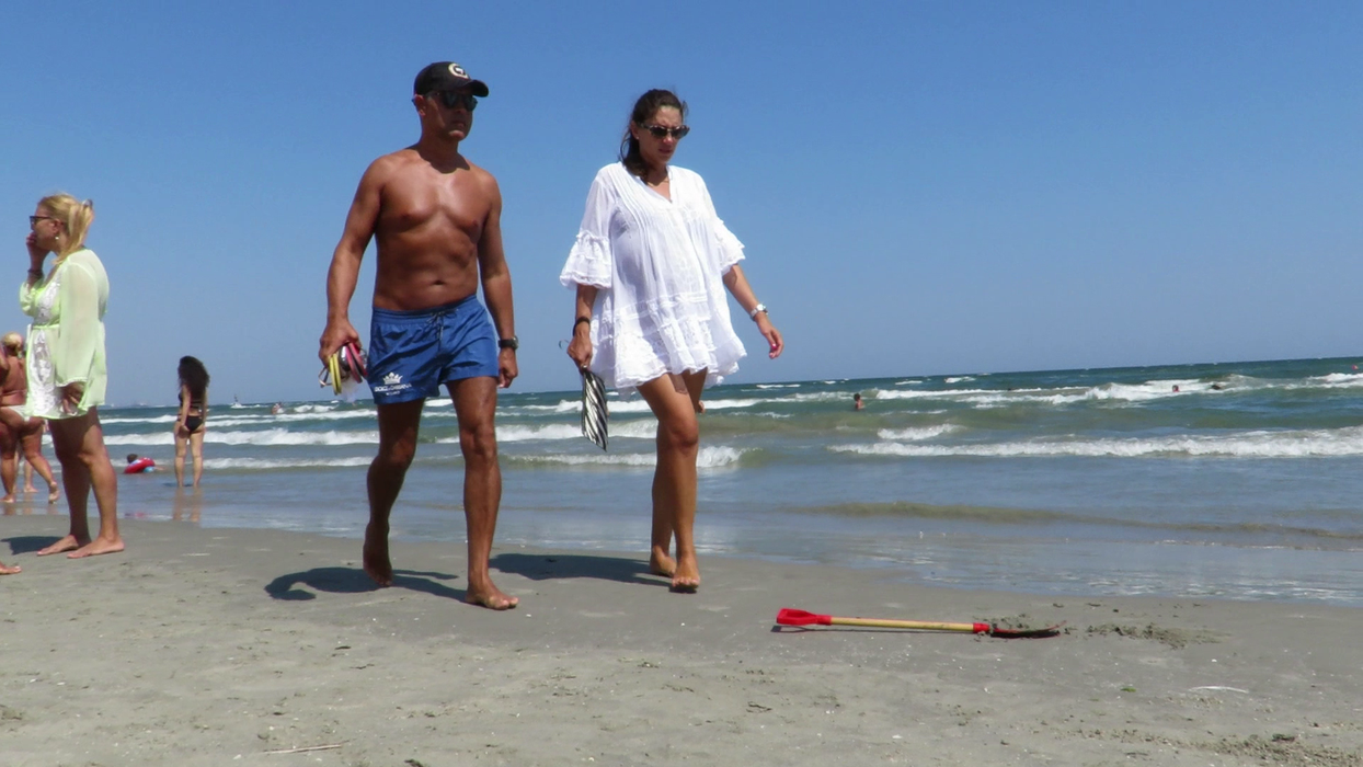 Remus Truică și Diana, iubita lui însărcinată, s-au relaxat câteva zile la mare, în stațiunea Mamaia