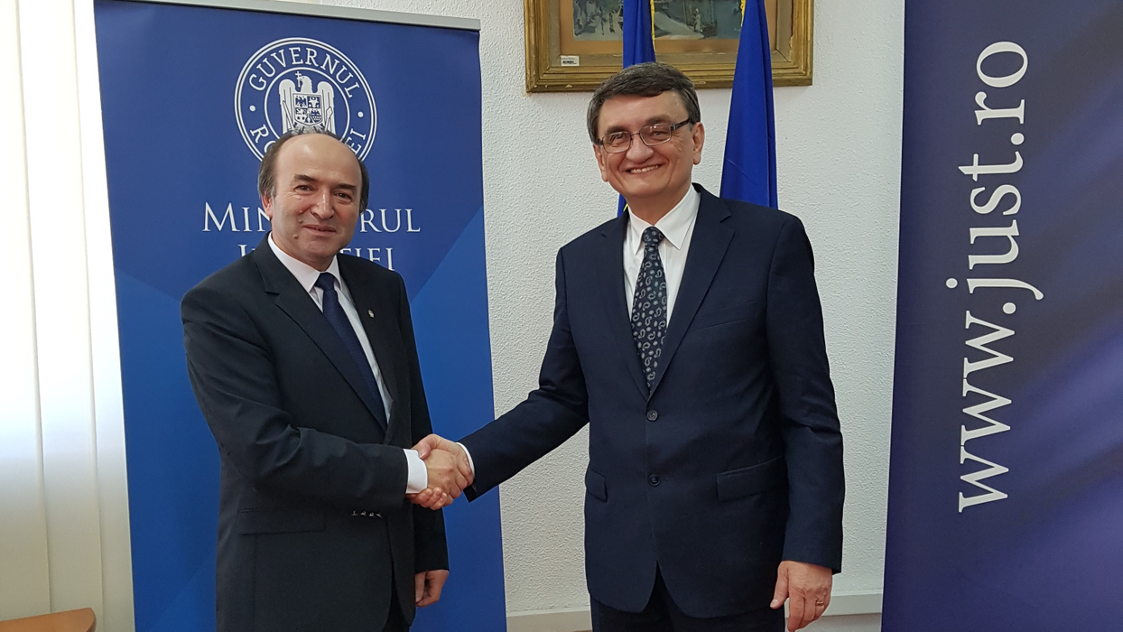 Tudorel Toader şi Victor Ciorbea, ministrul Justiţiei şi Avocatul Poporului