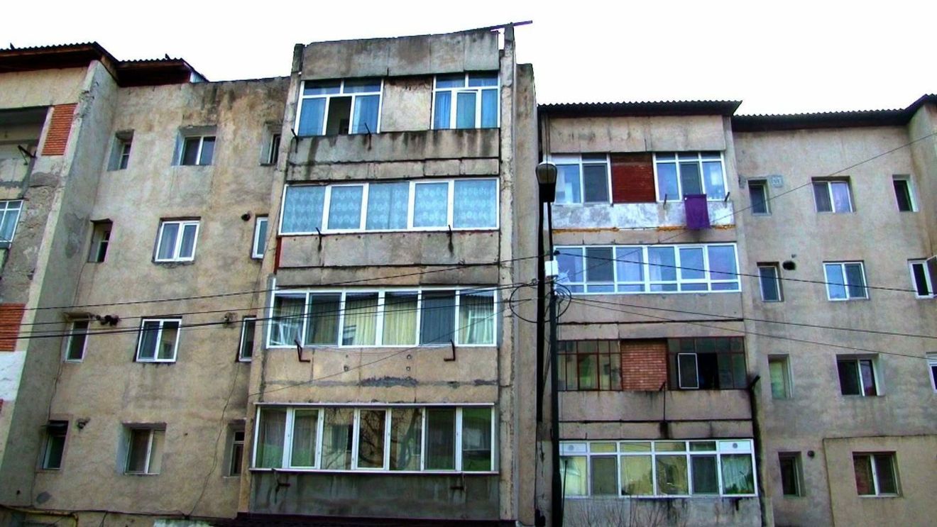 A pierdut pariul cu viaţa! Un bărbat din Dâmboviţa s-a spânzurat după ce soţia l-a părăsit pentru că era mare amator de jocuri de noroc