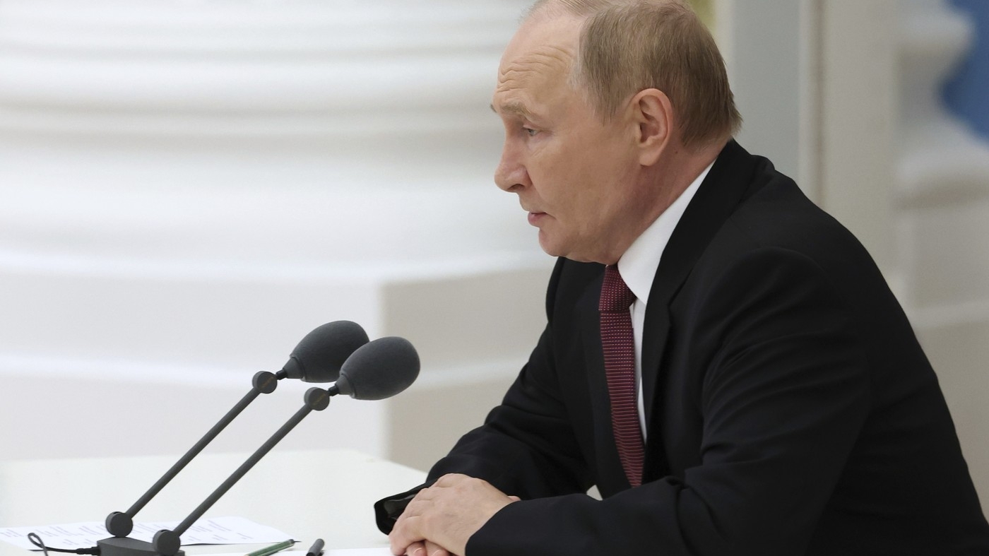 A fost publicată scrisoarea Melaniei Trump către Vladimir Putin. Ce i-a scris, de fapt