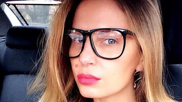 Acum 13 ani era mandra cu pozele din Playboy, insa acum ar vrea sa le faca disparute. Andreea Banica asa cum o vede doar sotul ei