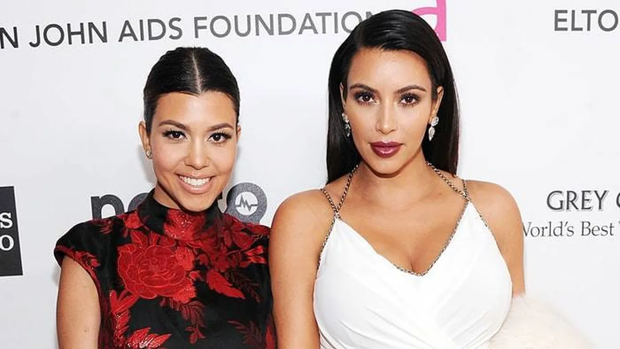 KOURTNEY KARDASHIAN e însărcinată! Primele imagini cu burtica de gravidă