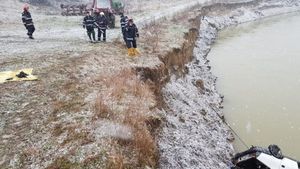 Tragedie în Argeş. Tatăl cu cei doi copii au ajuns în râu şi nu a reuşit să salveze decât unul din fii!