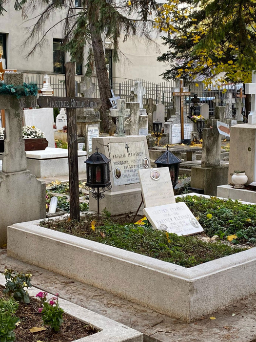 Mormintele rudelor Ronei Hartner, din cimitirul Bellu Catolic (Foto: CANCAN.RO)