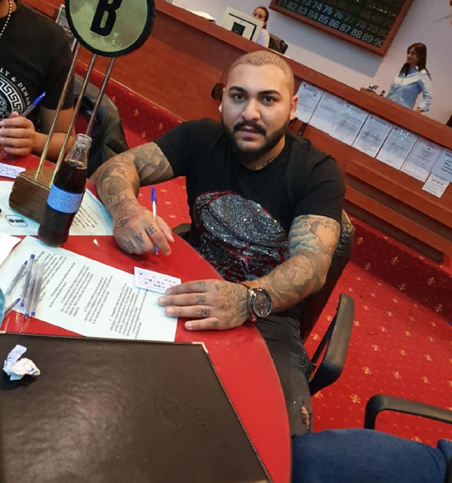 O să râzi cu lacrimi! Cum arată Dani Mocanu după ce și-a făcut implant de păr