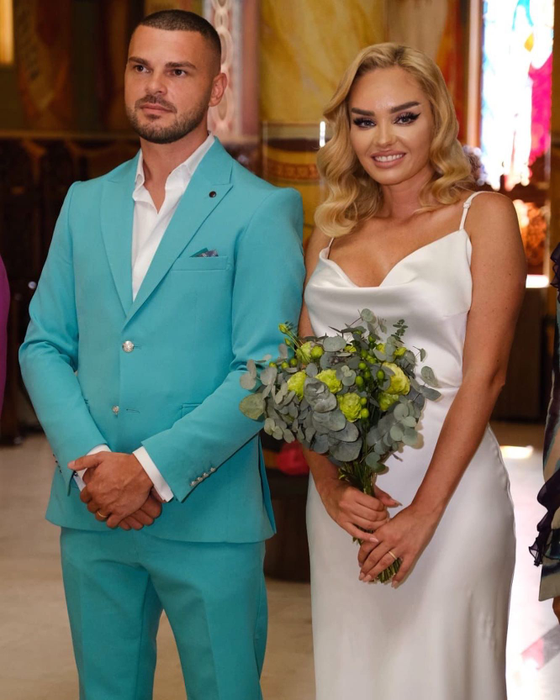 Primele imagini de la petrecerea de nuntă a Mariei Constantin cu Robert Stoica! Cum arată rochia de mireasă a artistei