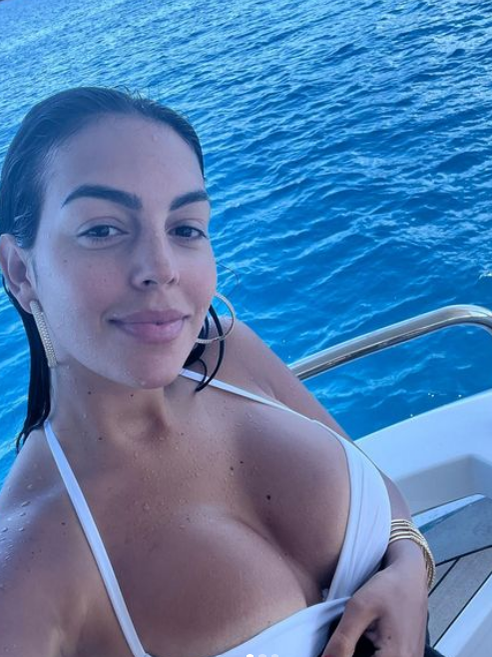 Georgina Rodriguez, iubita lui Cristiano Ronaldo, apariție incendiară pe Instagram, la scurt timp după a fost pus sub acuzare de Federație Engleză de Fotbal | GALERIE FOTO