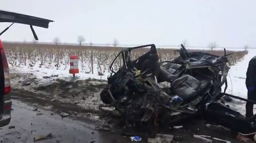 Cutremurător. Un bărbat s-a sinucis după ce și-a înjunghiat soția. S-a urcat la volan, a intrat pe contrasens și…