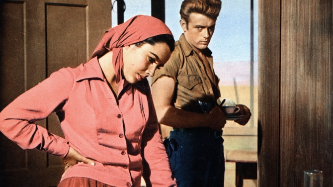 Secretul pe care Elizabeth Taylor l-a luat cu ea in mormant: James Dean a fost molestat de un preot cand avea doar 11 ani