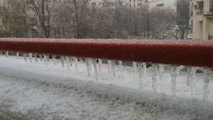 ANM a emis prognoza specială pentru București! Ninge, plouă și se depune polei în Capitală